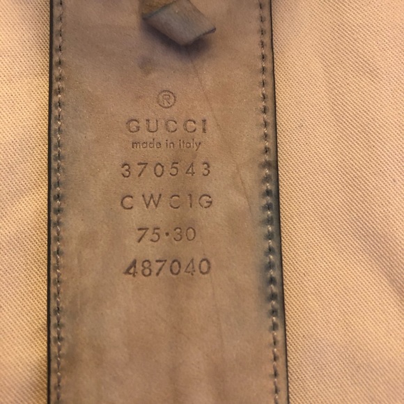 ❤️SOLD❤️Authentic Black And Gold Gucci Belt - Picture 4 of 16